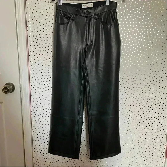 Abercrombie & Fitch The 90s Relaxed Jean Ultra High Rise - Picture 1 of 8